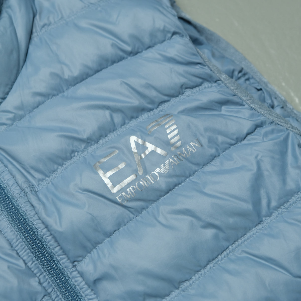 EA7 Weste Vintage S-M Detailansicht