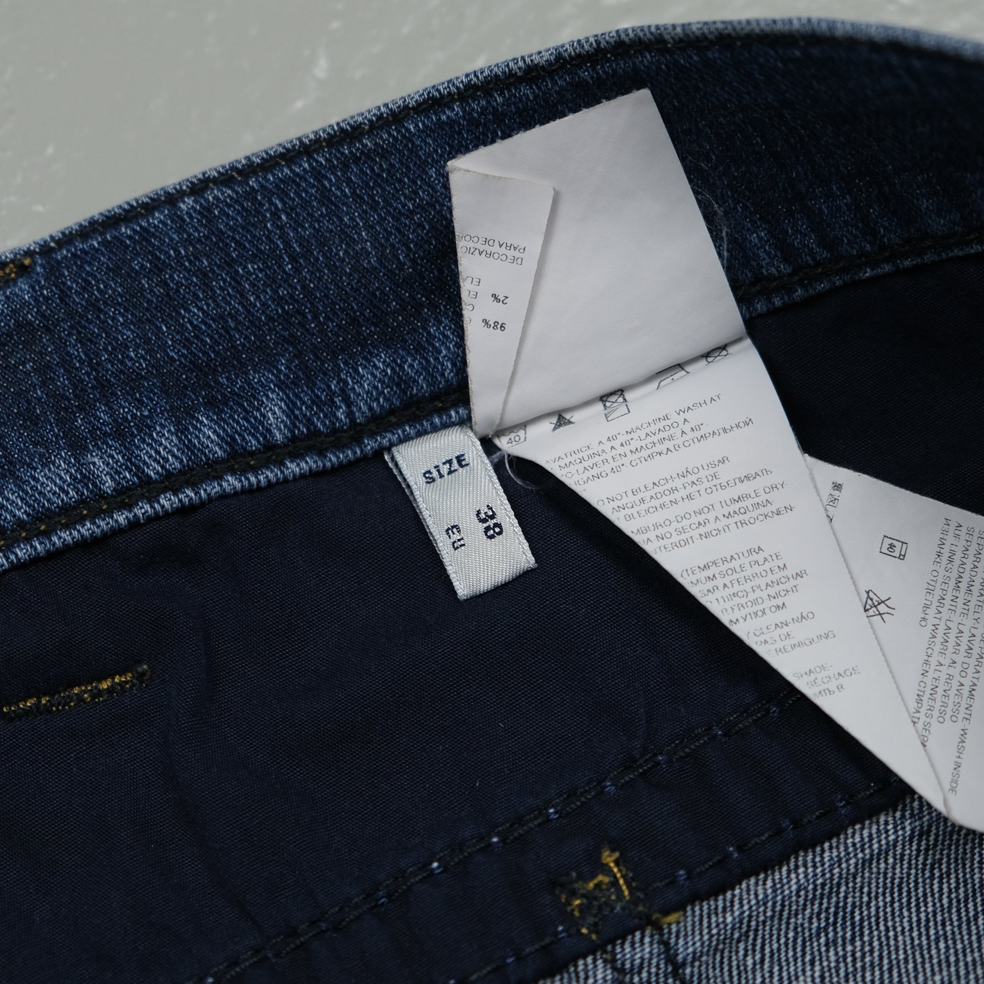 Armani Jeans (38)